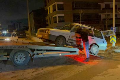 Eskişehir’de iki otomobil çarpıştı: 4 yaralı