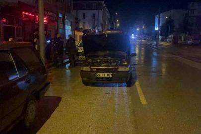 Eskişehir’de motor kısmı yanan araç kullanılamaz hale geldi