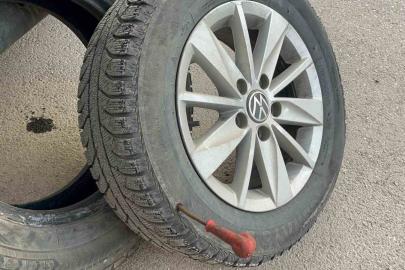 Eskişehir’de park halindeki 2 aracın lastikleri bıçakla patlatıldı