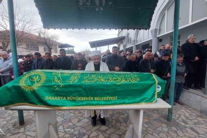 Evinden 20 kamyon çöp çıkarılan yaşlı adam son yolculuğuna uğurlandı