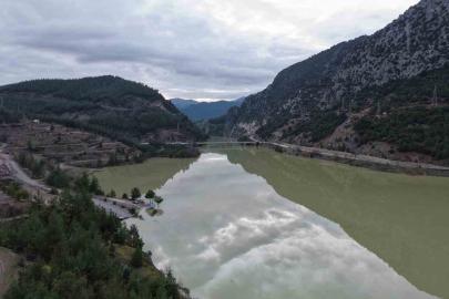 Feke Barajı’nda yükselen su seviyesi yüz güldürüyor