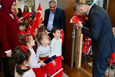 Gaziosmanpaşalı miniklerin gururlandıran bayrak sevgisi