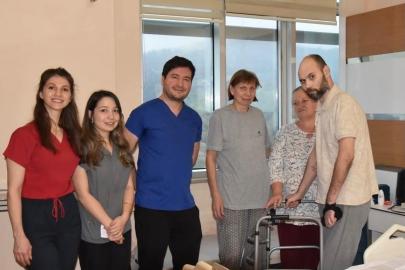 Geçirdikleri trafik kazası sonucu yaralanan Rus çift Çanakkale’de sağlığına kavuştu