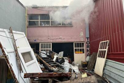 Gediz’de torna atölyesinda yangın