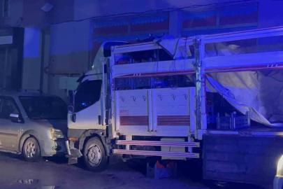 Genç kız, 4. kattan kamyonet kasasına düşüp ağır yaralandı