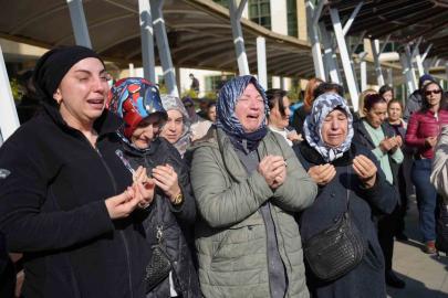 Görev yaptığı adliyede ölü bulunan güvenlik görevlisi gözyaşlarıyla uğurlandı