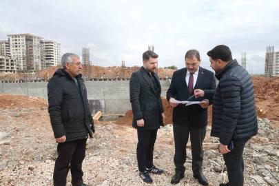 Haliliye’de yarı olimpik yüzme havuzunda yapım çalışmaları sürüyor