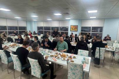 Hastane çalışanları iftar sofrasında bir araya geldi