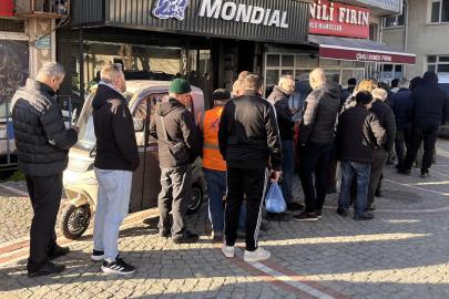 Hayrabolu’da Ramazan’da pide kuyruğu