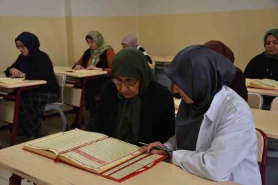 Hece hece başladı, 70’inden sonra Kur’an-ı Kerim’i öğrendi