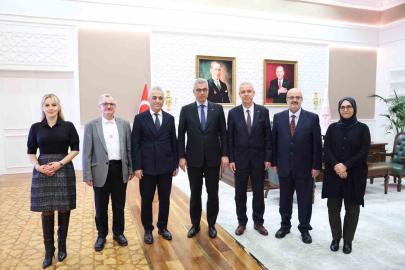 Hekimsen heyeti, Bakan Memişoğlu ile meslek kanunu ve malpraktis konusunu görüştü