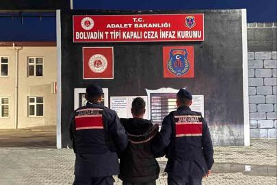 Hırsızlık suçundan aranan şahsı jandarma yakaladı