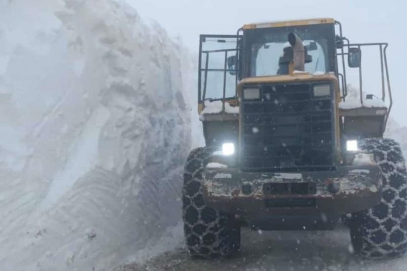 Hizan’da çığ tehlikesi nedeniyle karla mücadele çalışmaları durduruldu