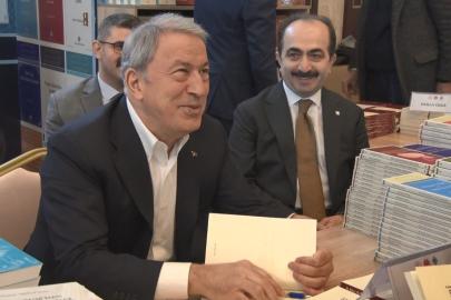 Hulusi Akar ‘Külliye’de Ramazan Kitap Günleri’nde okurlarıyla buluştu