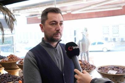 Hurmacı Ahmet Özkan uyardı: "Kudüs hurması adı altında İsrail menşeli ürünler satılmakta"