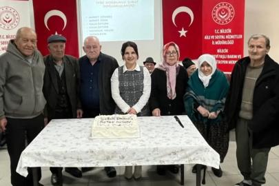 Huzurevinde duygulandıran doğum günü kutlaması