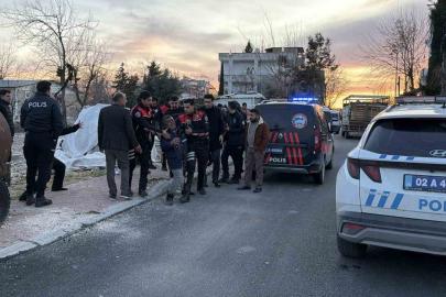 İki aile arasında taşlı sopalı kavga: 2 yaralı, 10 gözaltı