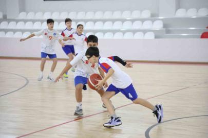 İnegöl’de Spor Festivali basketbol müsabakalarıyla start aldı
