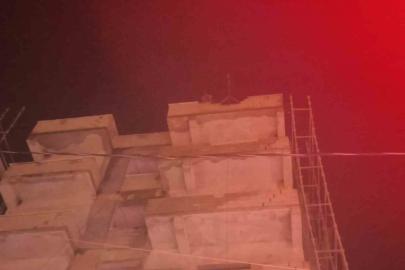 İntihara kalkışan şahsı itfaiye ve polis ekipleri vazgeçirdi