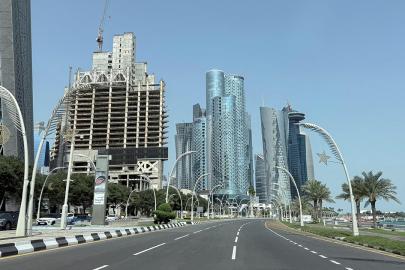 İran, Katar'daki ABD'ye ait erken uyarı radarını vurdu