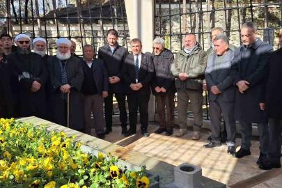 İskilipli Atıf Hoca kabri başında dualarla anıldı