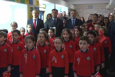 İstanbul’da yarıyıl tatilinin ardından ders zili çaldı: İlk ders "Bayrak Sevgisi" oldu