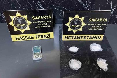 İstanbul’dan Sakarya’ya zehir taşıyan iki şahıs tutuklandı
