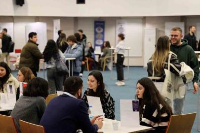 İzmir Ekonomi’de dev buluşma: 5 günlük ‘kariyer’ zirvesi