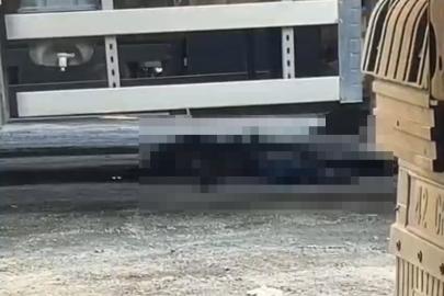 İzmir’de geri manevra yapan tırın altında kalan şoför hayatını kaybetti