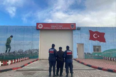 Jandarma hapis cezasıyla aranan şahsı yakaladı