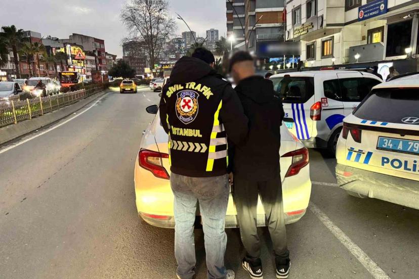 Kağıthane’de trafik güvenliğini tehlikeye düşüren sürücüye 83 bin TL ceza
