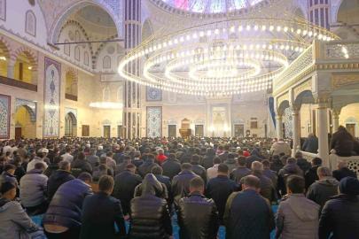 Kahramanmaraş’ta ilk teravih namazı kılındı