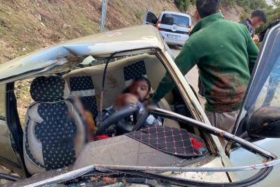 Kahramanmaraş’ta kopan kaya parçası otomobile isabet etti: 2’si ağır 4 yaralı