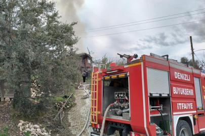 Kale’de alevlere teslim olan ev kullanılamaz hale geldi