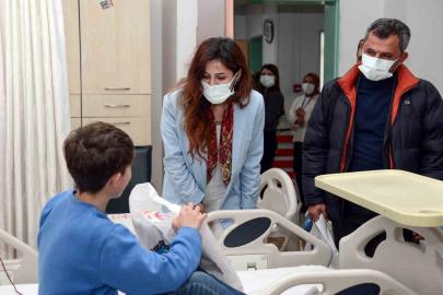 Kanser hastası çocuklara moral ziyareti