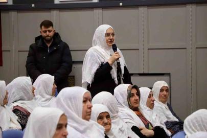 Karabüklü kadınlardan Başkan Güneş’e yöresel kıyafetli destek