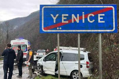 Karabük’te iki otomobil kafa kafaya çarpıştı: 5 yaralı