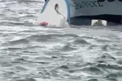 Karaköy’de yolcu vapuru balıkçı teknesine çarptı: Denize düşen kişi kurtarıldı