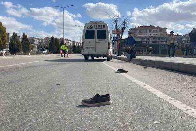 Karaman’da minibüsün çarptığı yaya ağır yaralandı