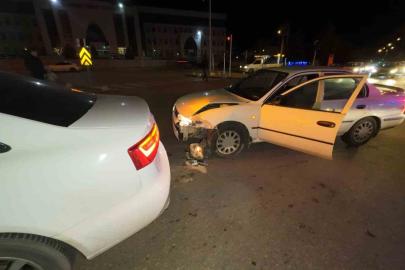 Karaman’da otomobiller çapıştı: 1 yaralı