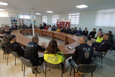 Karasu’da lise öğrencilerine polislik mesleği anlatıldı