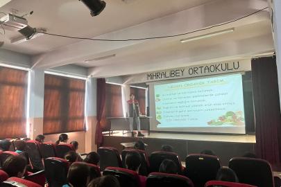 Kars’ta ortaokul öğrencilerine organik tarım eğitimi verildi