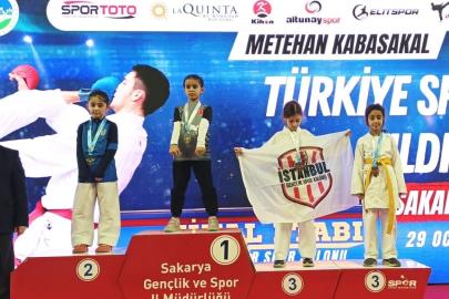 Kartepeli karateciler Sakarya’dan 6 madalyayla döndü