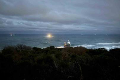 Kastamonu açıklarında 10 gün önce vurulan gemi Sarıyer açıklarında karaya oturdu