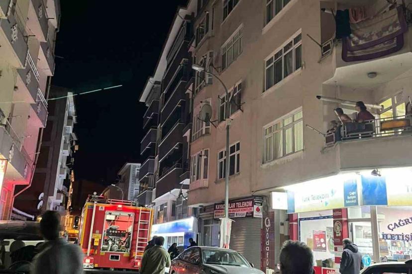 Kastamonu’da korkutan çatı yangını