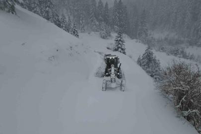 Kastamonu’da köy yollarında karla mücadelesi yeniden başladı