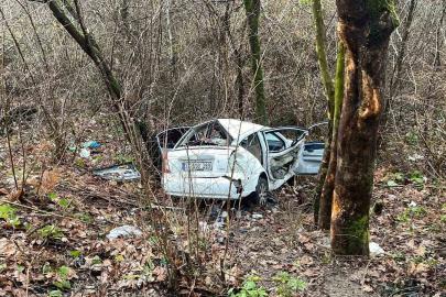 Kastamonu’da otomobil şarampole yuvarlandı: 3 yaralı