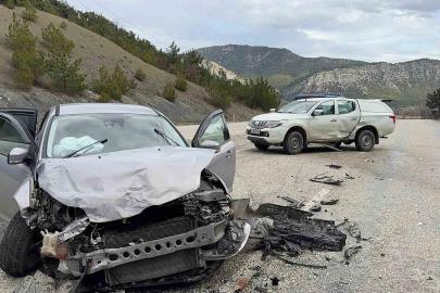 Kastamonu’da pikap ile otomobil çarpıştı: Eski belediye başkanı yaralandı