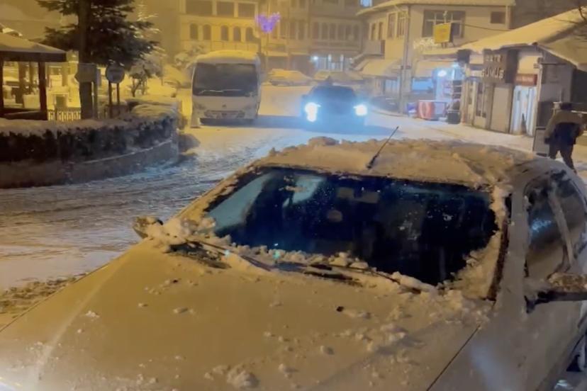 Kastamonu’nun yüksek kesimlerinde kar yağışı etkili oluyor