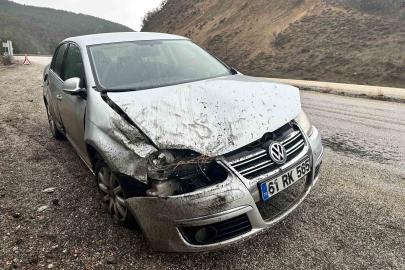 Kayak merkezine gitmek için yola çıkan aile kaza yaptı: 3 yaralı